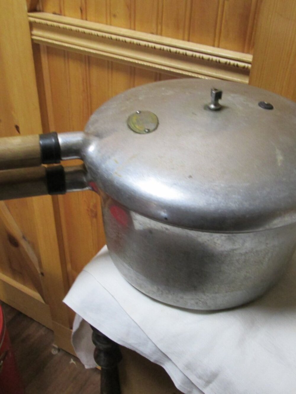 Vtg cast aluminum vtg presto pressure cooker wood handles jiggle rack seal book